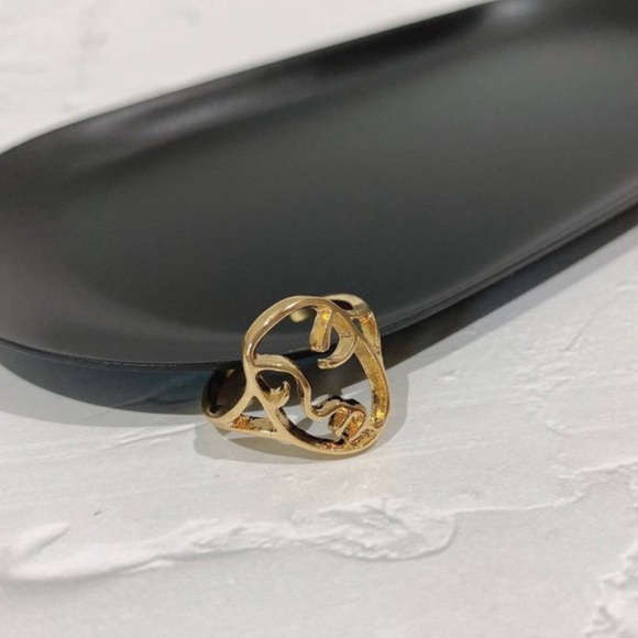 n e w | gold line art ring | fem ring ✨ - Picture 3 of 8